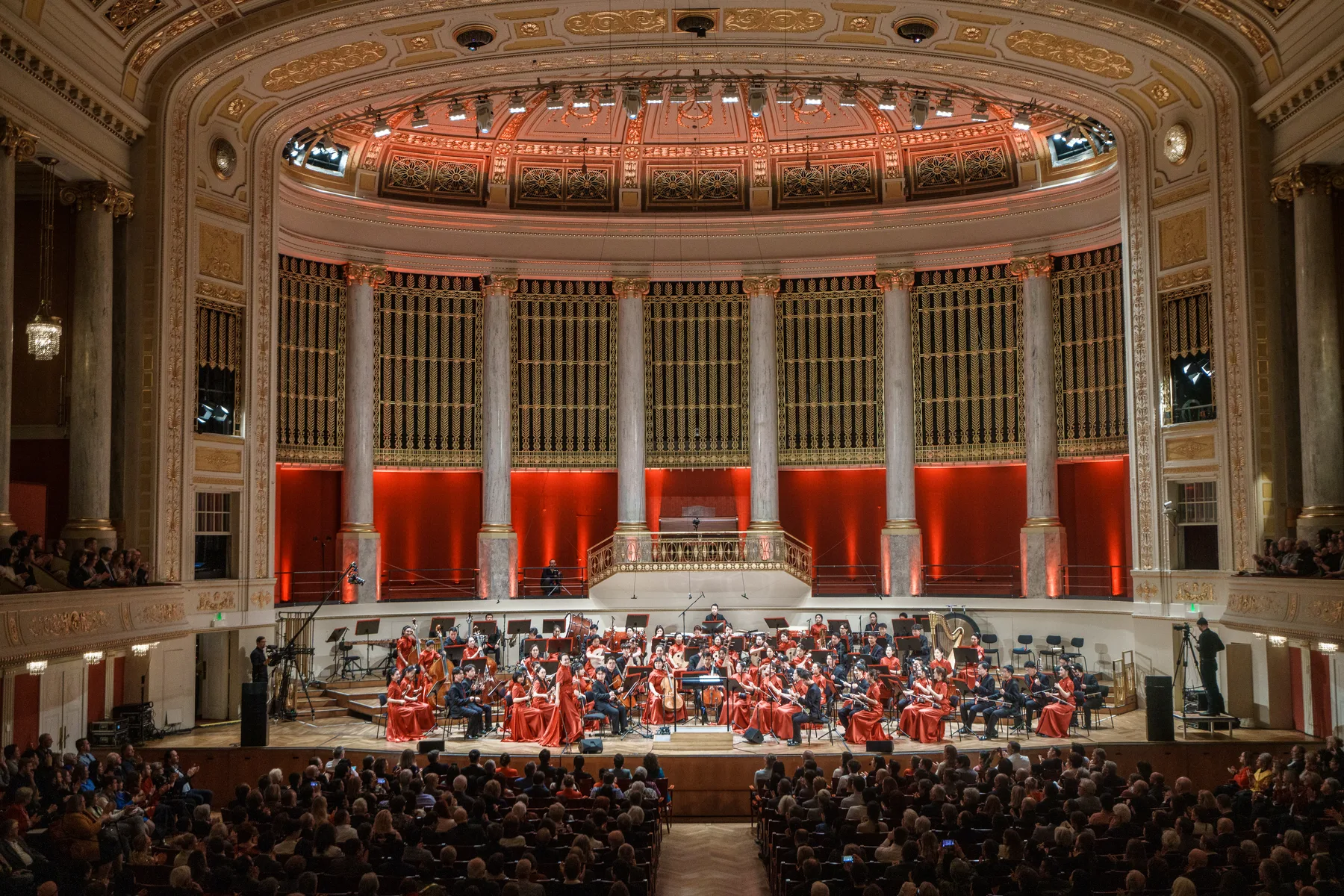 Chinesisches Orchester in einem europäischen Konzertsaal